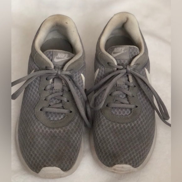 COPY - Womens Nike Running Shoes | Size 7.5 - Picture 5 of 6